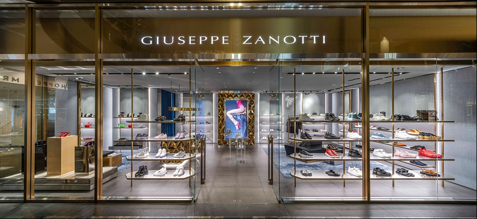 L Catterton sale de Giuseppe Zanotti tras una década con un 30% de su capital