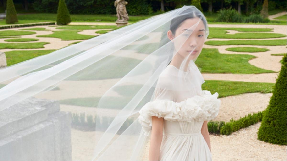Giambattista Valli apuesta por España: aterriza en Madrid con un punto de venta ‘bridal’