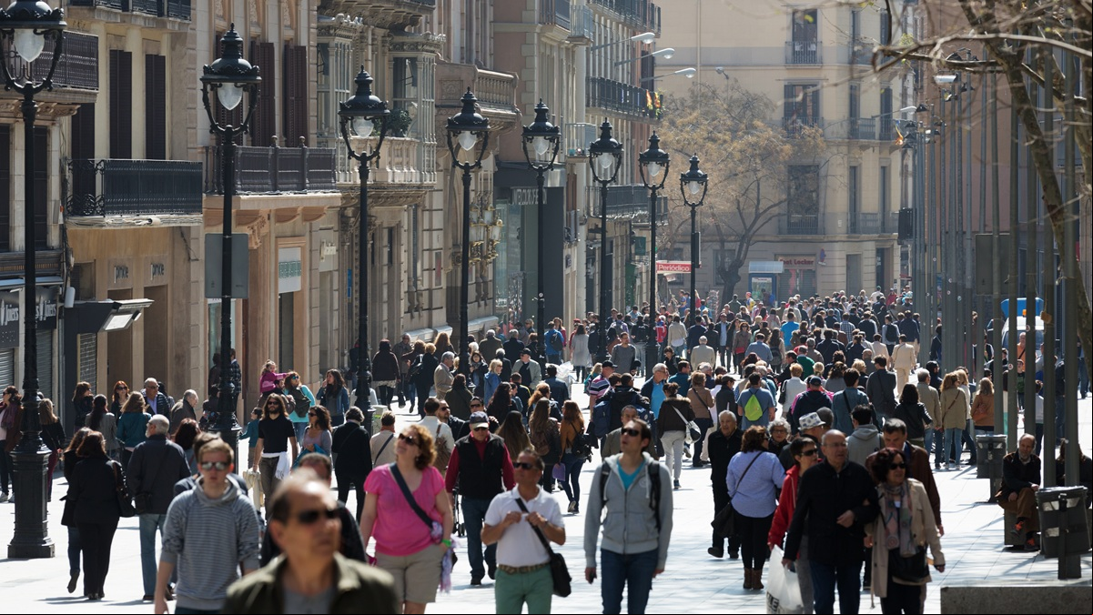 Portal de l’Àngel, a la ofensiva por volver a ser la calle comercial más cara de España