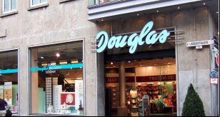 Douglas estudia saltar al parqué alemán con un valor de 1.100 millones de euros