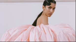 La familia Pinault, al rescate de Giambattista Valli: adquiere el 85% de la firma