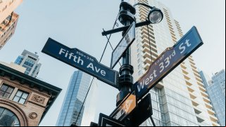 Kering aligera su cartera inmobiliaria: negocia la venta de un edificio en la Quinta Avenida